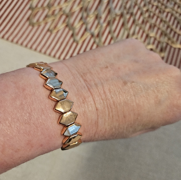 NWT BCBG Stretch Bracelet Rose Gold Color - Picture 3 of 4